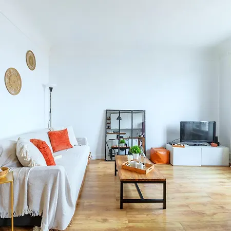 Le Clair & Spacieux - Parking - 15 Min Paris Apartment