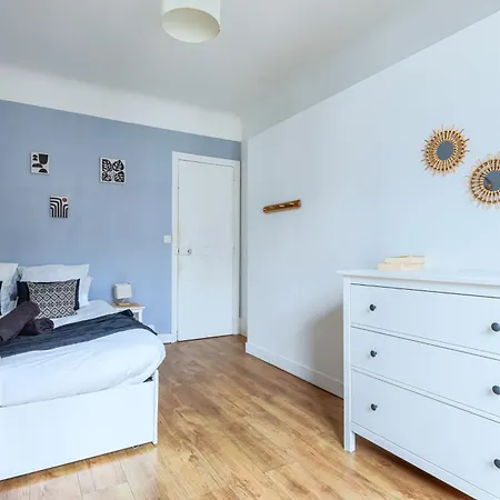 Le Clair & Spacieux - Parking - 15 Min Paris * Bois-Colombes