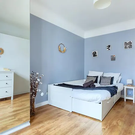 Apartment Le Clair & Spacieux - Parking - 15 Min Paris Bois-Colombes